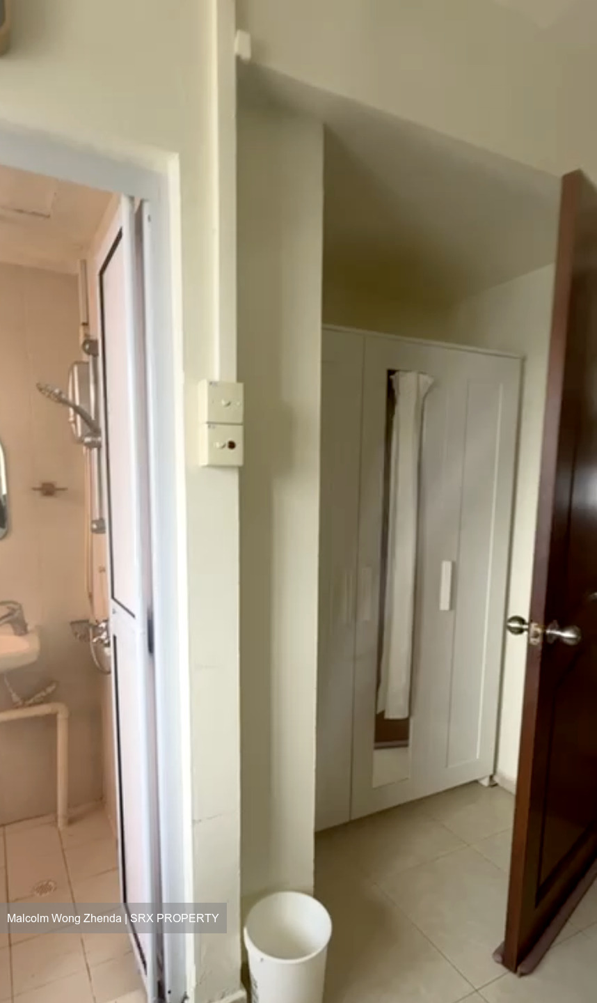 Lucky Plaza (D9), Apartment #535445101